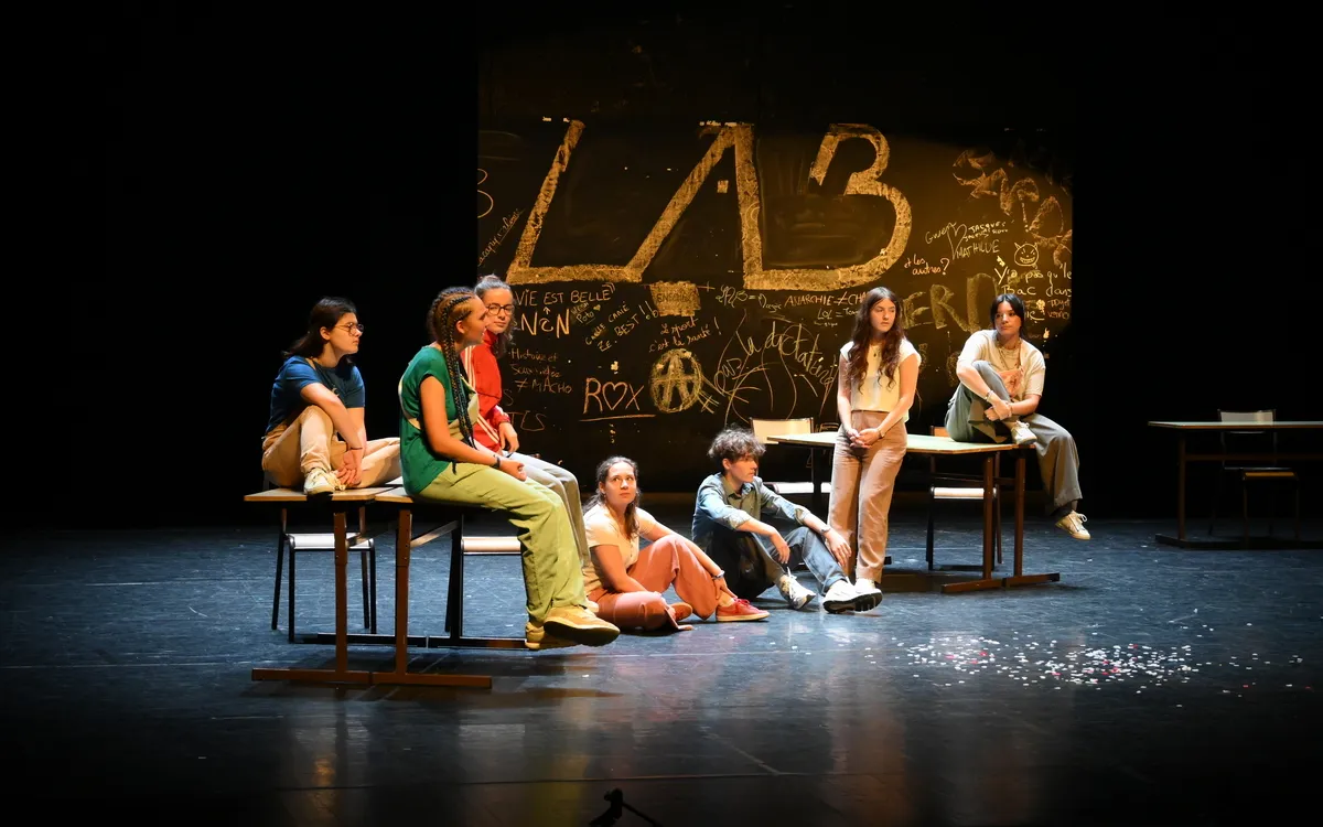 François Hien, Léa Porracchia, Flora Souchier - Le Signalement