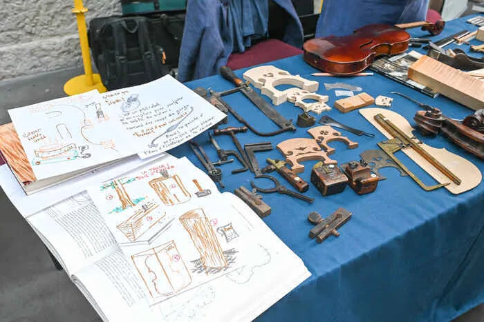 Découverte des métiers de la lutherie - festival MUSIC'LY