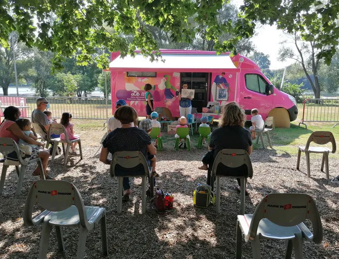 Le bus N°3 au vide-greniers de La Bouillonnante